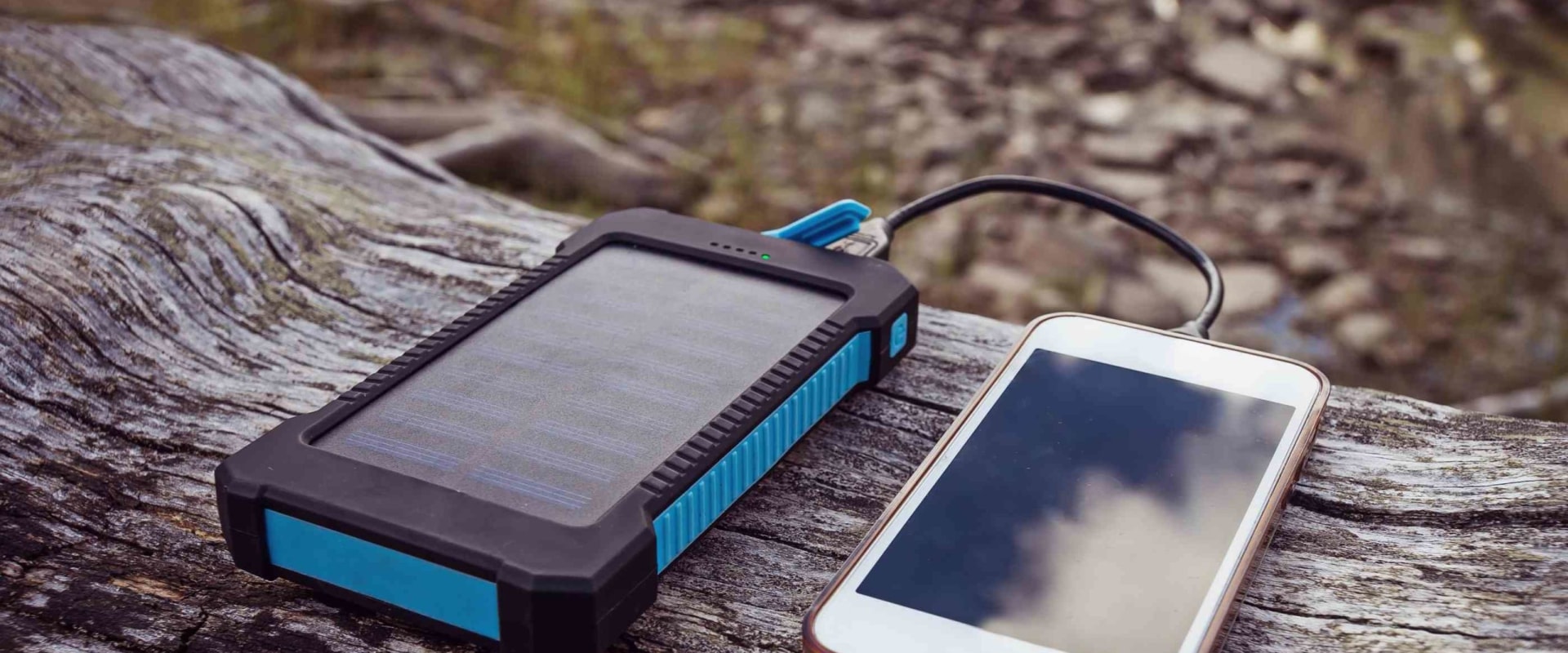 What is a solar power bank charger?